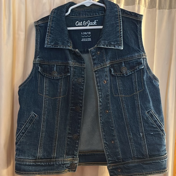 Cat & Jack Girls size 10/12 Denim Blue Vest - Picture 3 of 3